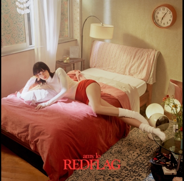 Amy-Lo_Red-Flag-595
