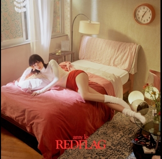 Amy-Lo_Red-Flag-595
